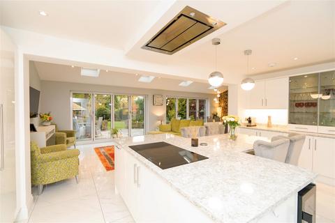 6 bedroom detached house for sale, Norsey Road, Billericay CM11