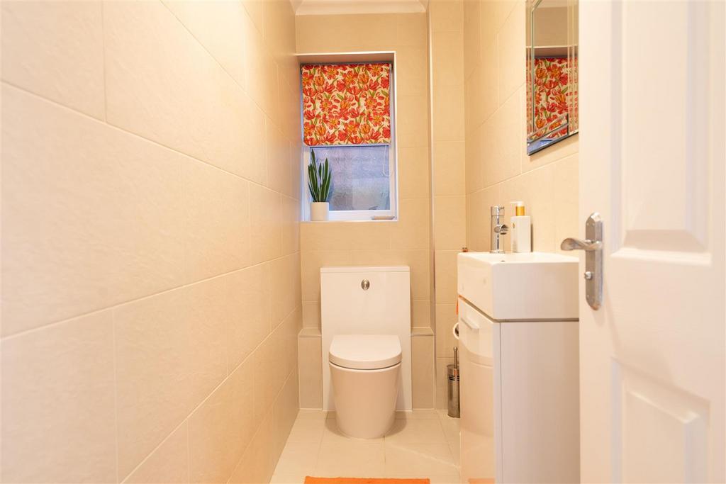 CLOAKROOM.jpg