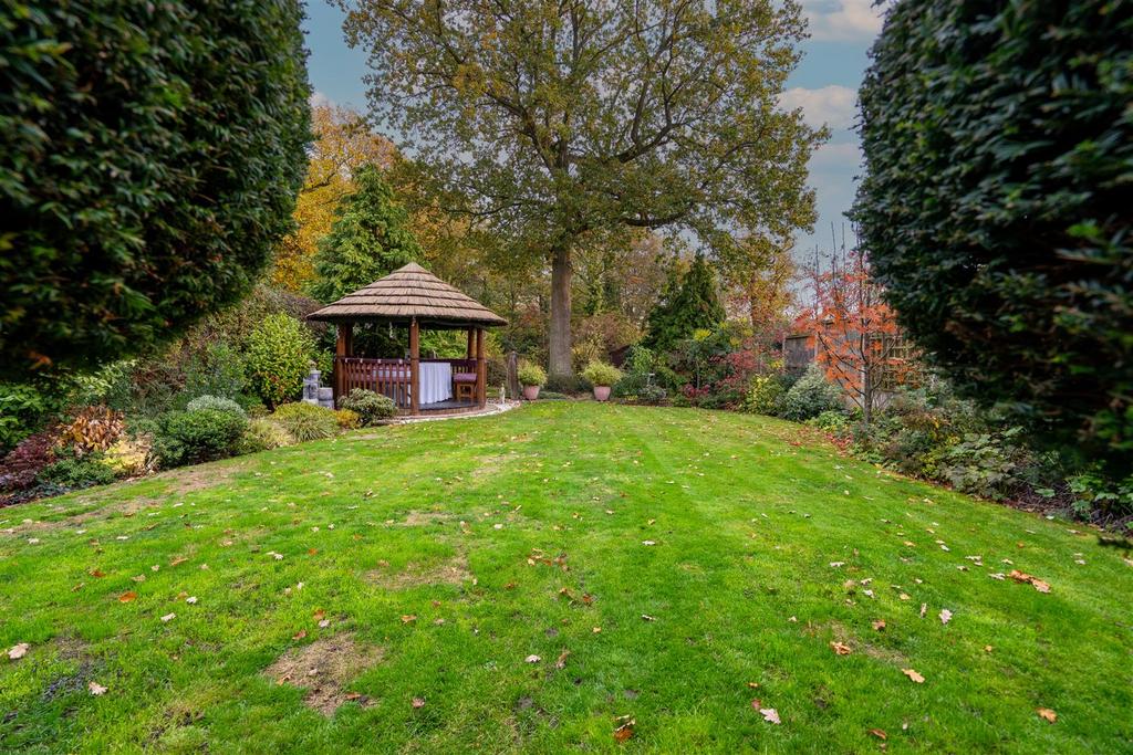 GARDEN5.jpg