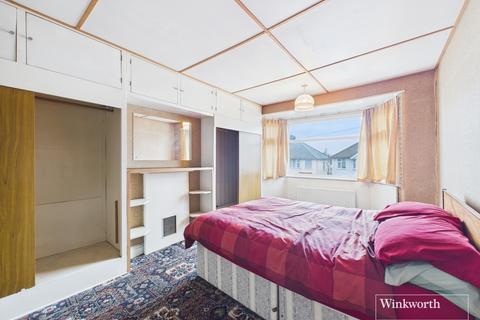 3 bedroom semi-detached house for sale, The Chase, Middlesex HA8