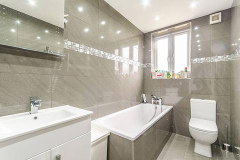 2 bedroom flat for sale, Dowanhill Road, Catford, London, SE6