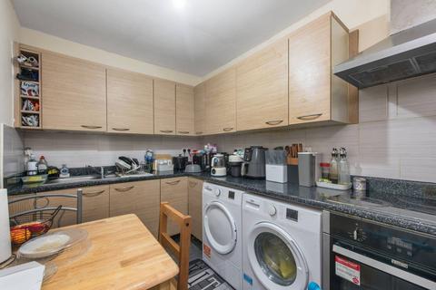 1 bedroom flat to rent, Kilburn High Road, Kilburn, London, NW6