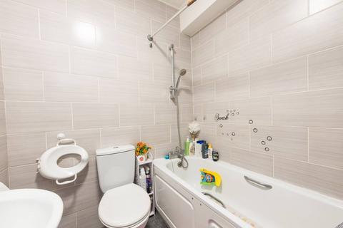 undefined, Kilburn High Road, Kilburn, London, NW6