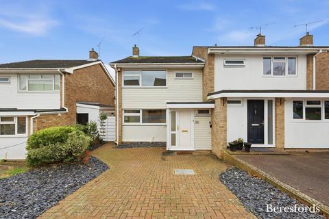 3 bedroom semi-detached house for sale, West Cloister, Billericay, CM11