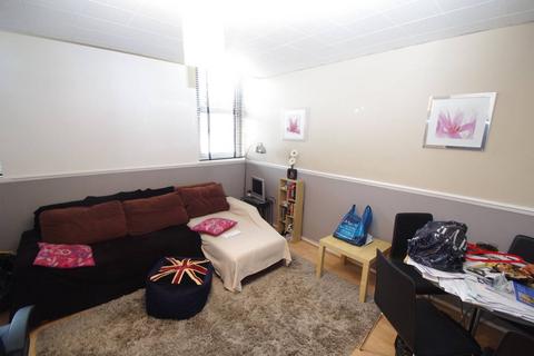 1 bedroom flat to rent, Malborough Road, Watford, WD18