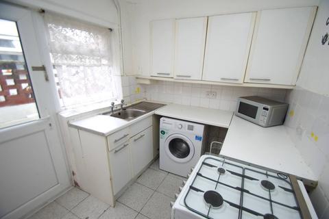 2 bedroom terraced house to rent, Fearnley Street, WD18, Watford, WD18