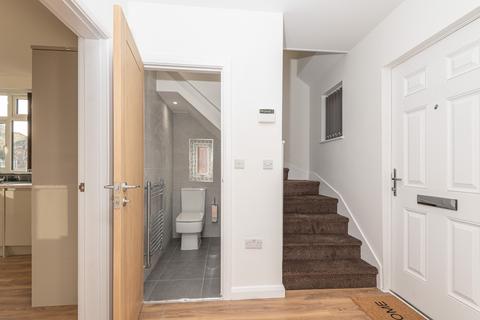 3 bedroom semi-detached house for sale, Carrholm View, Leeds LS7