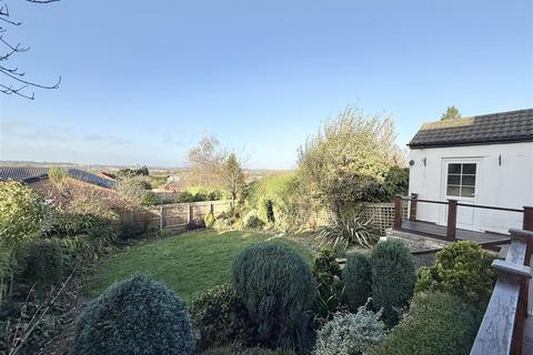 4 bedroom detached house for sale, Lutterworth Road, Aylestone LE2