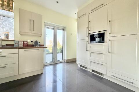 4 bedroom detached house for sale, Lutterworth Road, Aylestone LE2