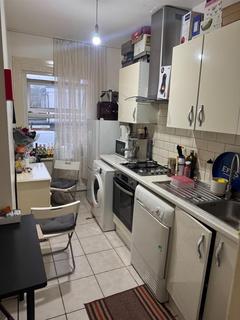 2 bedroom flat to rent, Green Lanes, London, N4 Area