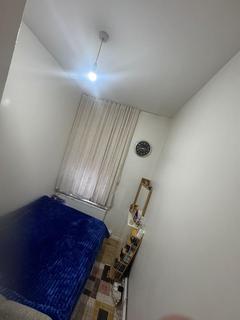 2 bedroom flat to rent, Green Lanes, London, N4 Area