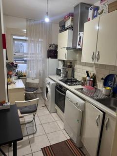 2 bedroom flat to rent, Green Lanes, London, N4 Area