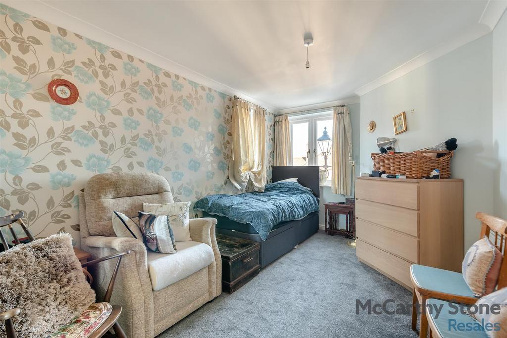 8672121-interior01.jpg