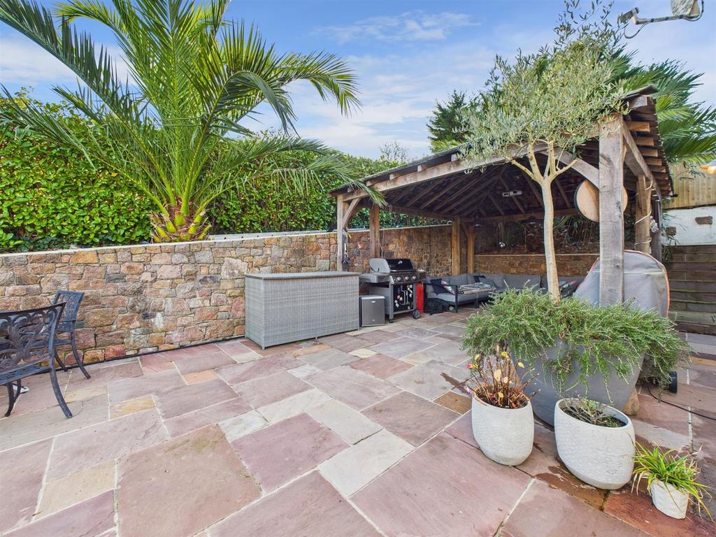 CAM04392 G0-PR0162-STILL003.jpg