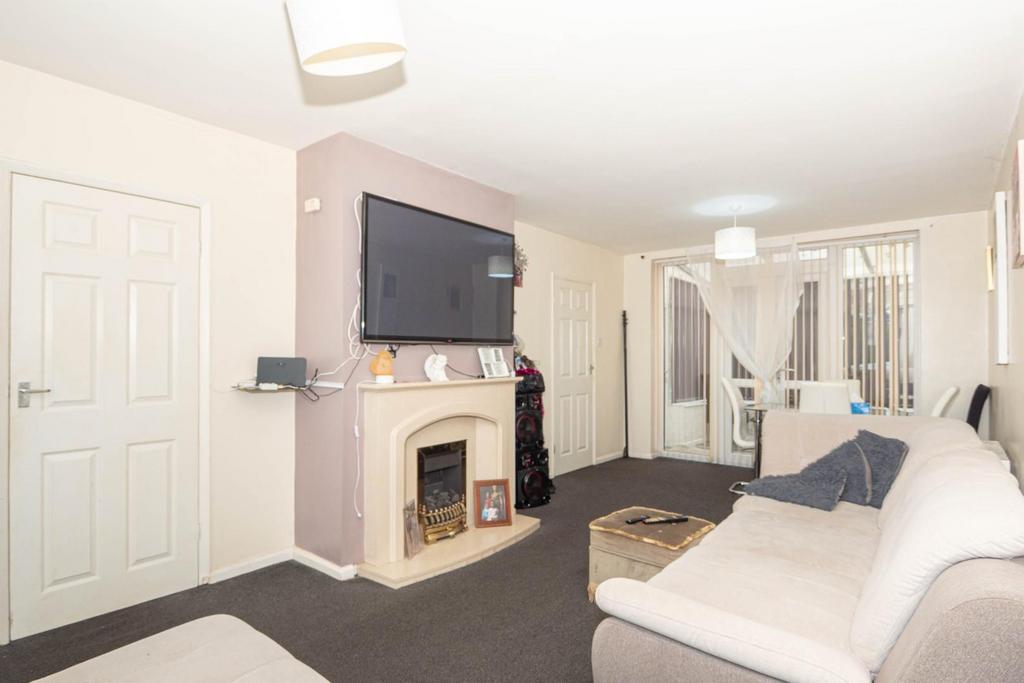 Living/dining room