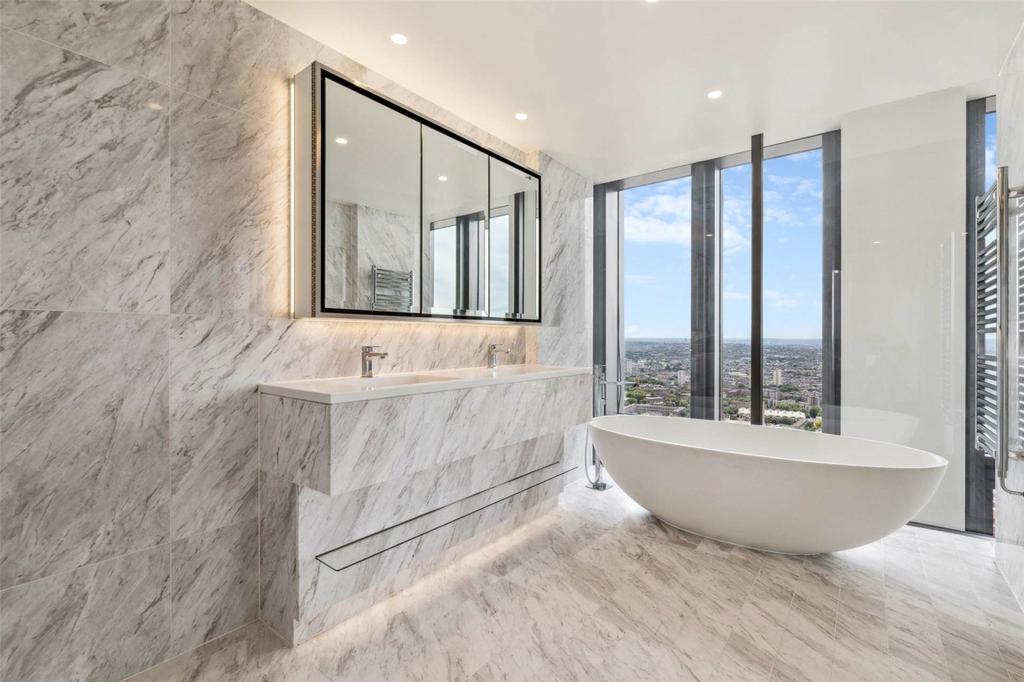 En-Suite Bathroom