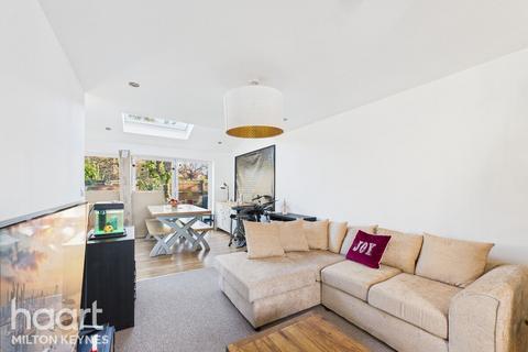 5 bedroom semi-detached house for sale, Adams Court, Woughton On The Green