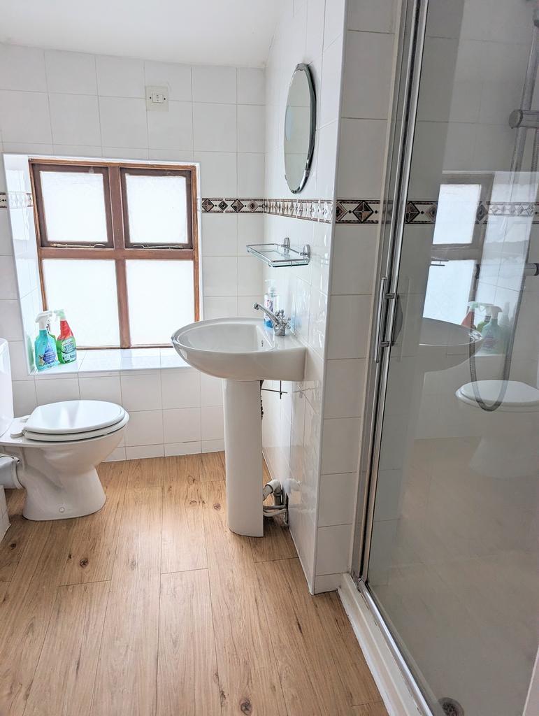 Shower Room Flat 1