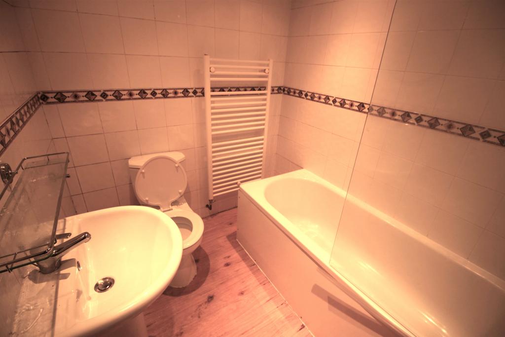 Bathroom Flat 3