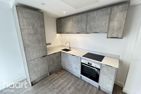 undefined, Alma Street, LUTON