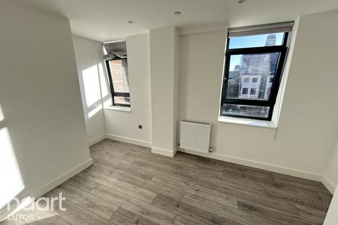 undefined, Alma Street, LUTON