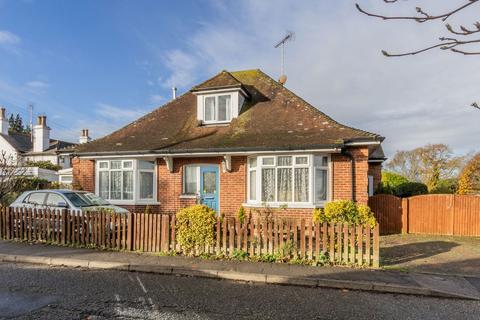 undefined, No-Onward-Chain In The Centre Of Hawkhurst