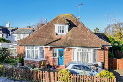 undefined, No-Onward-Chain In The Centre Of Hawkhurst