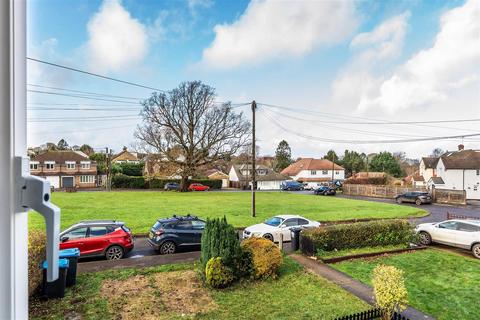2 bedroom flat for sale, The Square, Tatsfield