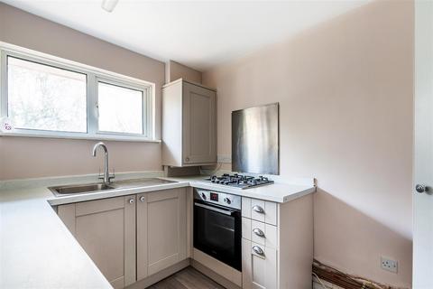 2 bedroom flat for sale, The Square, Tatsfield
