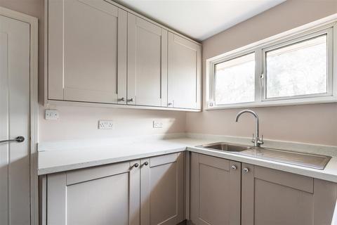 2 bedroom flat for sale, The Square, Tatsfield