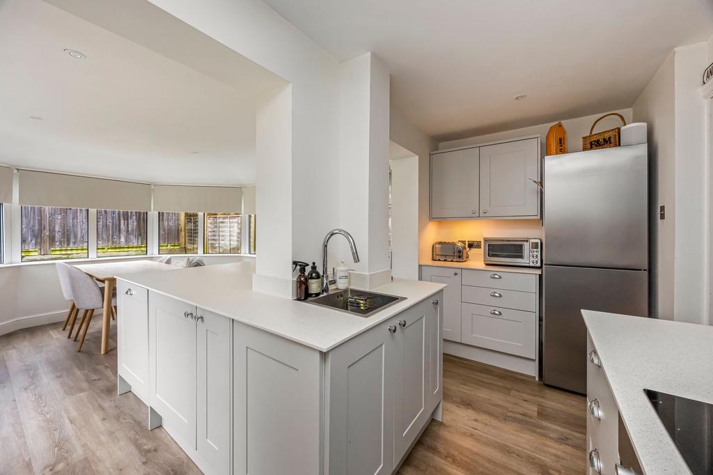 Kitchen/ Dining