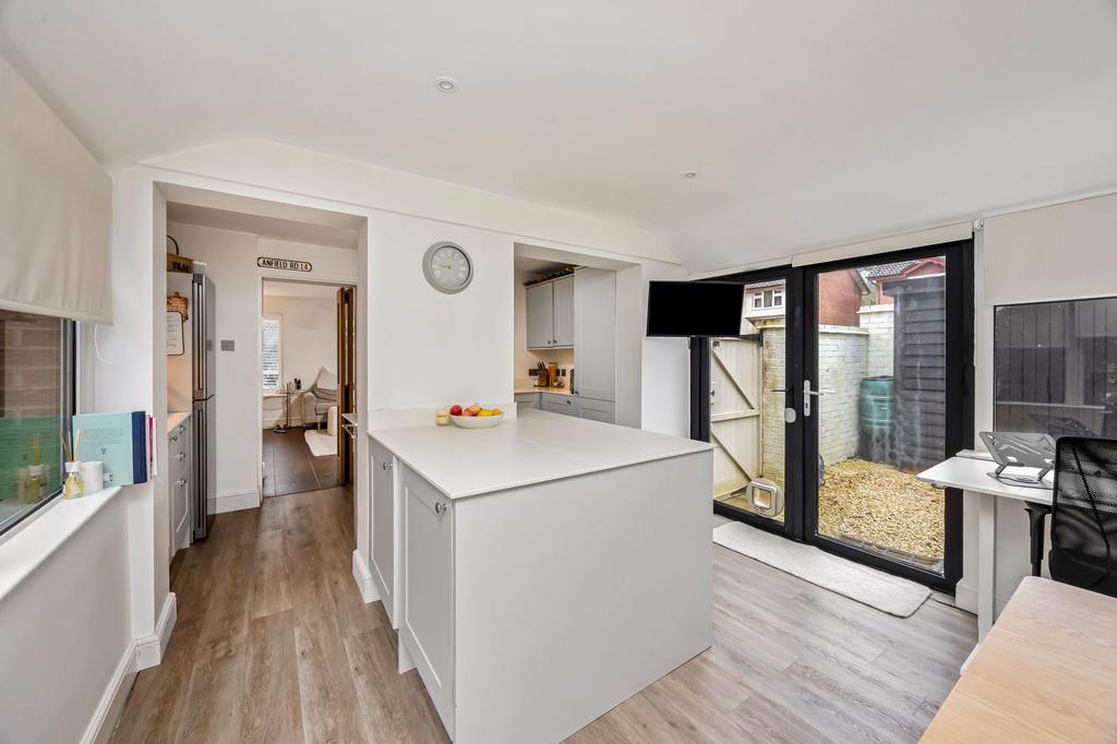 Kitchen/ Dining