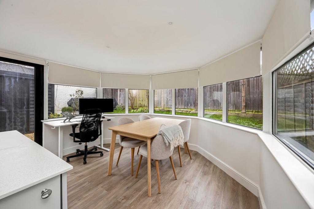 Kitchen/ Dining