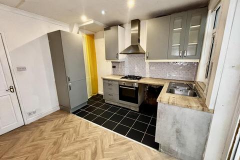3 bedroom house to rent, Carisbrook Road, Nuneaton CV10