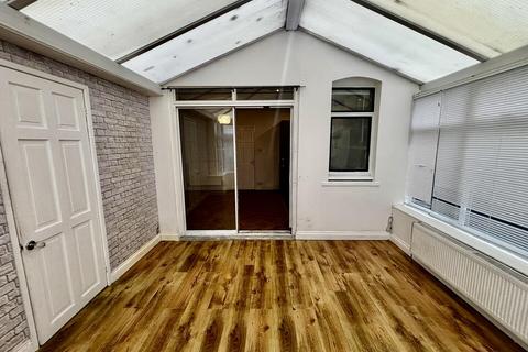 3 bedroom house to rent, Carisbrook Road, Nuneaton CV10