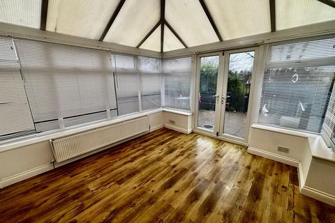 3 bedroom house to rent, Carisbrook Road, Nuneaton CV10