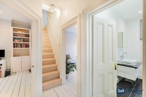 undefined, Castelnau, Barnes, London