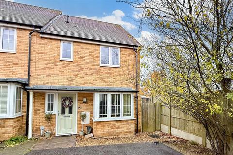 3 bedroom end of terrace house for sale, Aurum Close, Whitstable CT5