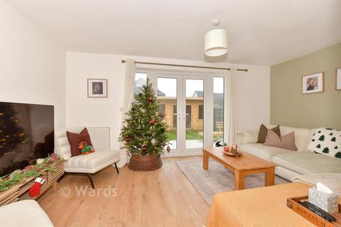 3 bedroom end of terrace house for sale, Aurum Close, Whitstable CT5