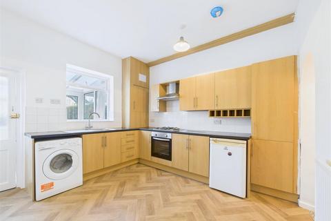 2 bedroom terraced house to rent, Wilson Street, Dronfield