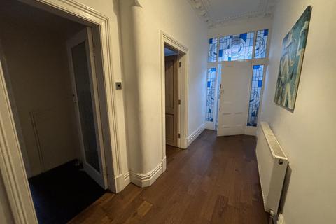undefined, 1, Bootle L20