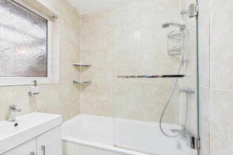 3 bedroom detached bungalow to rent, Gorse Lane, Oadby, LE2