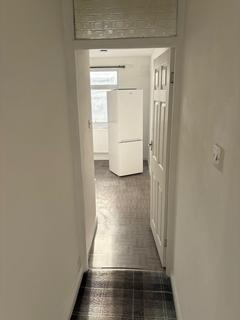 1 bedroom flat to rent, Hainault Road, ROMFORD RM5