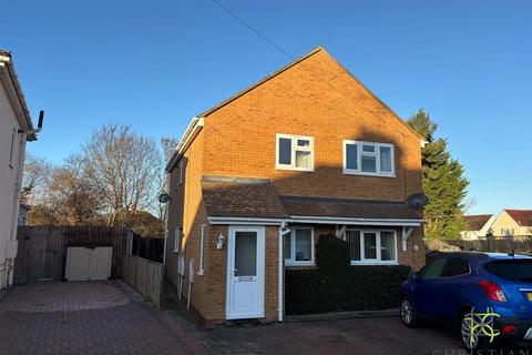 2 bedroom flat to rent, Colletts Gardens, Broadway WR12