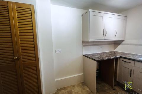 2 bedroom flat to rent, Colletts Gardens, Broadway WR12