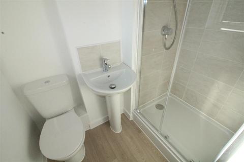 2 bedroom apartment for sale, Howley Avenue, Churwell, Leeds