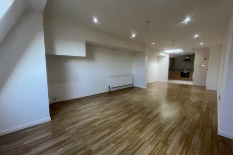 3 bedroom terraced house to rent, 10 Botwell Court 118 Headstone Road, Harrow, Middlesex