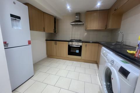 3 bedroom terraced house to rent, 10 Botwell Court 118 Headstone Road, Harrow, Middlesex