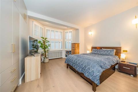 2 bedroom flat for sale, Earls Court Road, London SW5