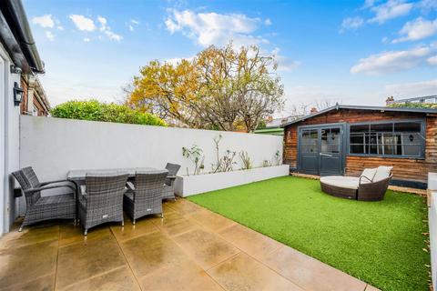 4 bedroom house to rent, Phyllis Avenue, New Malden KT3